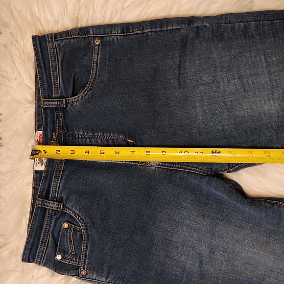 LEVI'S WOMEN'S SLIM FIT JEAN 30 - Picture 6 of 8